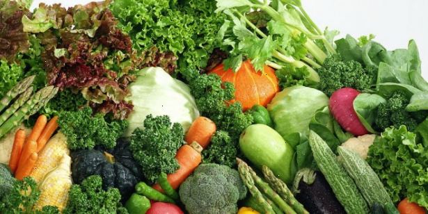 Hvordan spise organisk på beskjedne midler. Kjøp matvarer i sin rå, ubehandlet form.