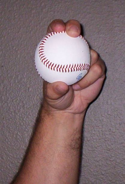 Hvordan å kaste en curveball. Start ut ved å lære hvordan å kaste en grunnleggende kurve ball.
